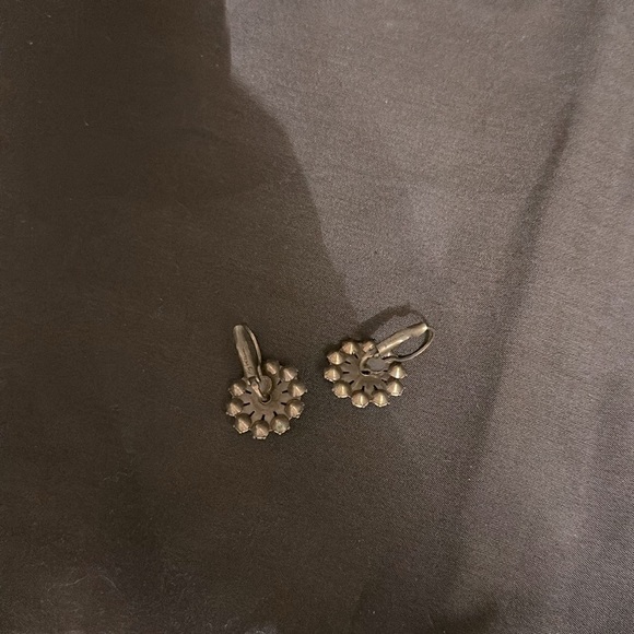 Flower earrings - Picture 2 of 5